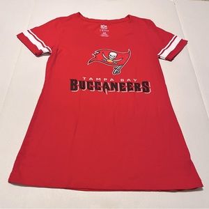 NFL Apparel Tampa Bay Buccaneers Womens Size Small Red Short Sleeve V-Neck Shirt